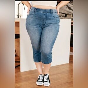 Judy Blue Cooling Denim pull on capri’s